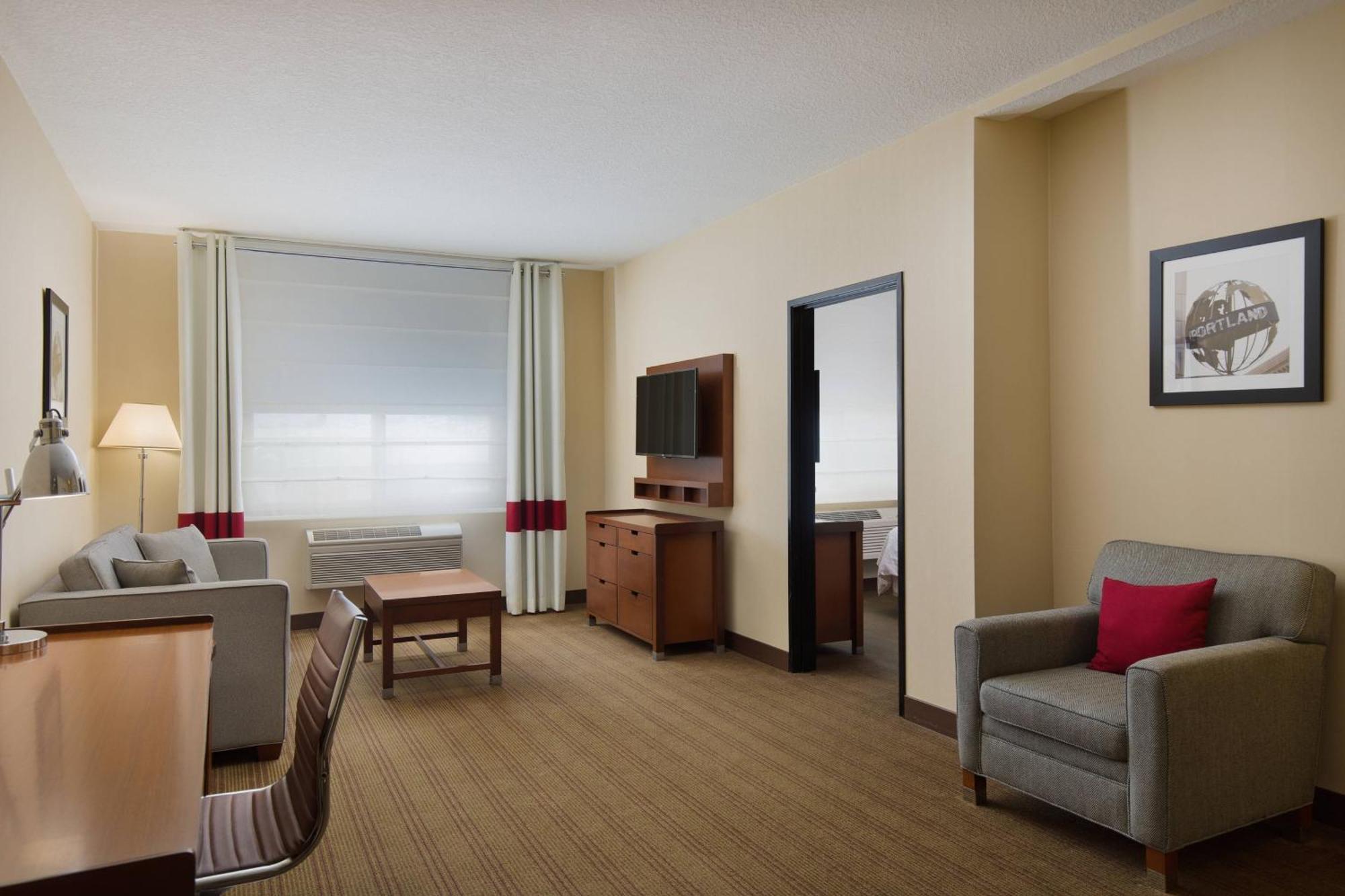 Four Points By Sheraton Portland East Fairview Extérieur photo